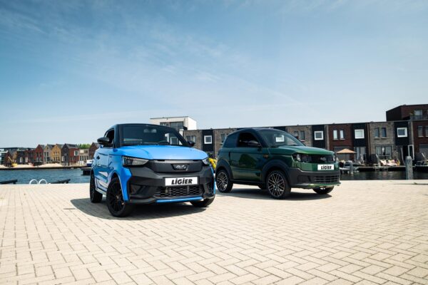 Ligier JS50 en Myli brommobielen